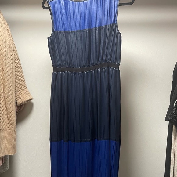 . Perfect condition . Newer used. - Picture 2 of 3